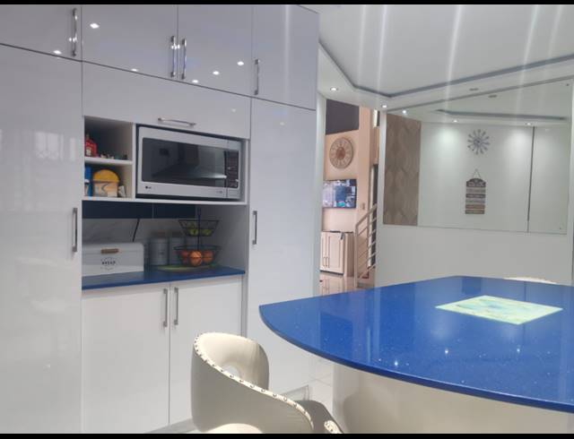 4 BEDROOM HOUSE FOR SALE IN ESCOMBE